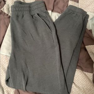 women’s American eagle boyfriend joggers